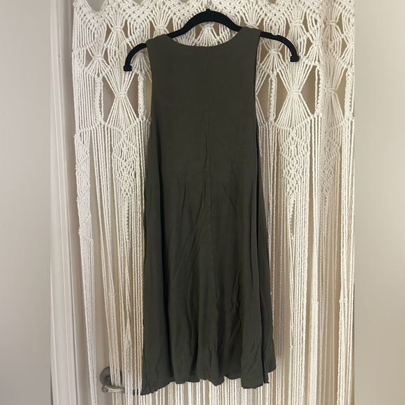 Like New stylish H & M army green size xs swing dress with pockets knee length - Picture 3 of 5